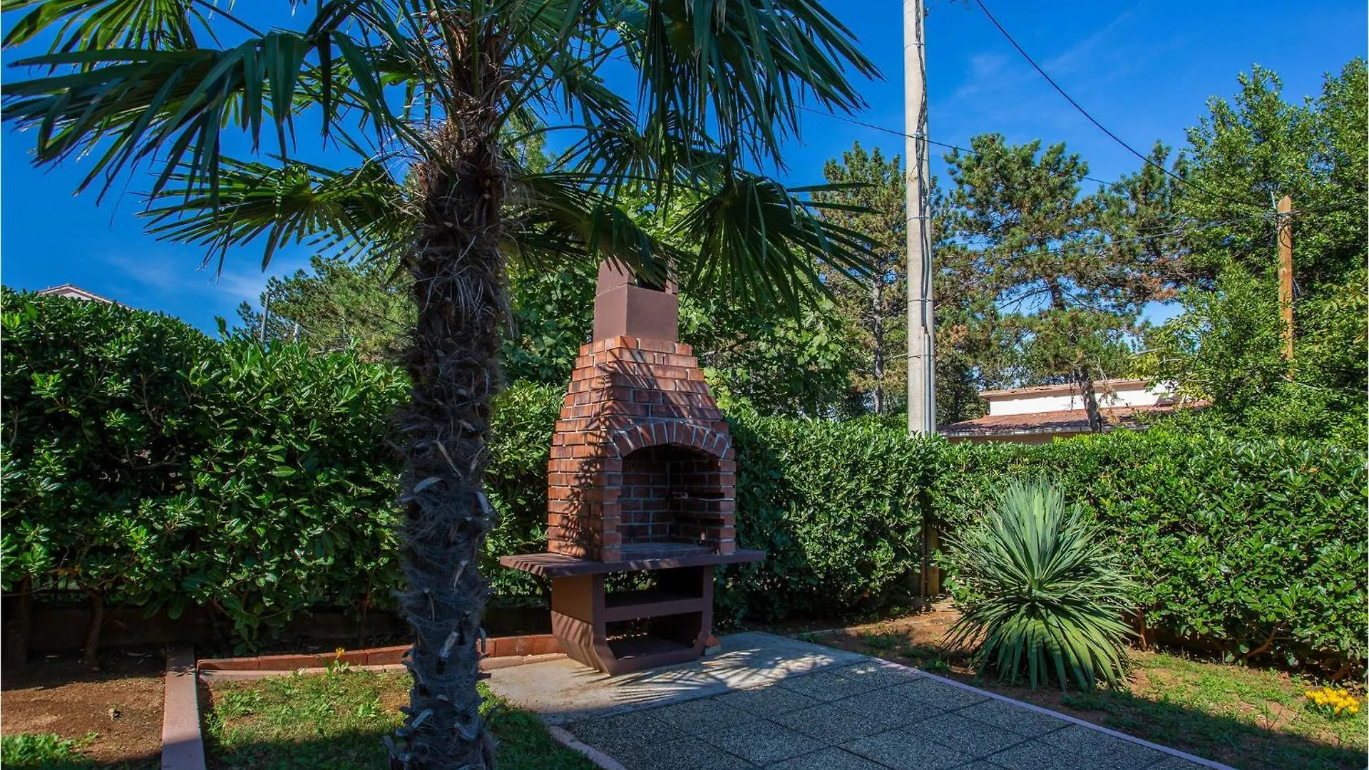 Stunning Apartment In Silo With Kitchen  Silo (Krk)